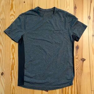 Men’s lululemon T-shirt large